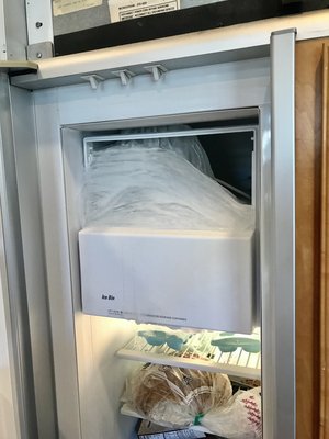Refrigerator repair - Common refrigerator problems include:
*insufficient cooling,
*faulty thermostat,
*faulty defrost system,
*water leaks,
*strange noises, and ice maker problems.
Regular maintenance and timely repairs will help prevent these problems.
We know how to solve these problems.
Contact us for professional refrigerator repair services. Refrigerator repair - Common refrigerator problems include:
*insufficient cooling,
*faulty thermostat,
*faulty defrost system,
*water leaks,
*strange noises, and ice maker problems.
Regular maintenance and timely repairs will help prevent these problems.
We know how to solve these problems.
Contact us for professional refrigerator repair services.
