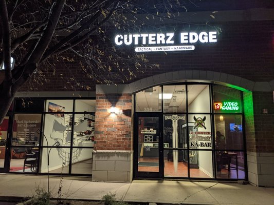 CUTTERZ EDGE SIGNS - One of the more popular forms of signage today. Exterior Lettering & Signage provides the customer with their first impression of the company.5 Day Production. 3yr Warranty. Village Permits. UL Listed. Sign Installation. CUTTERZ EDGE SIGNS - One of the more popular forms of signage today. Exterior Lettering & Signage provides the customer with their first impression of the company.5 Day Production. 3yr Warranty. Village Permits. UL Listed. Sign Installation.