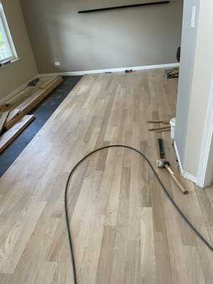 Install white oak hardwood floors - This floors are new installed floors, white oak 31/4 then refinished with natural finish and 3 coats varnish water base satin. Install white oak hardwood floors - This floors are new installed floors, white oak 31/4 then refinished with natural finish and 3 coats varnish water base satin.