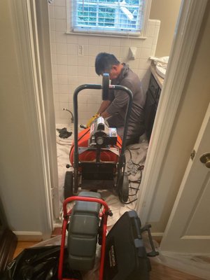Emergency Plumbing - Emergency Plumbing Services For Your Norcross, GA Area Home
When a plumbing emergency strikes, the last thing you want to deal with is an unqualified or unreliable plumber. The right plumber not only ensures a swift and accurate diagnosis of the issue but also provides effective solutions that prevent further damage. Chen Plumbing is the right plumber for you and your emergency.

We understand that these situations are stressful, and our aim is to alleviate that stress by offering professional, reliable, and prompt emergency plumbing services. With us, you get a team of licensed & highly experienced plumbers who are committed to restoring your peace of mind and the normalcy of your home as quickly as possible.