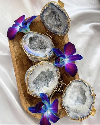 Psychic readings and many more readings - I am a psychic reader Life coach And advisor I specialize in all types of readings such as Tarot readings Palm readings Energy readings Crystal readings Love readings Pet readings Chakra readings Soulmate readings Twin flame readings