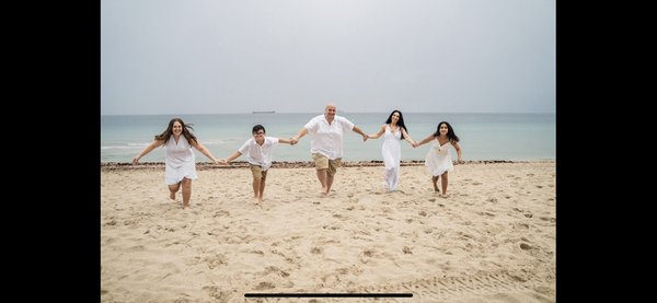 2023 Family Photoshoot Special - 2023 Family Portraits special
$275 for 1 hours session in Miami + 25miles radius, beyond that a $75 travel fee added.
You receive 30 edited images. 2023 Family Photoshoot Special - 2023 Family Portraits special
$275 for 1 hours session in Miami + 25miles radius, beyond that a $75 travel fee added.
You receive 30 edited images.