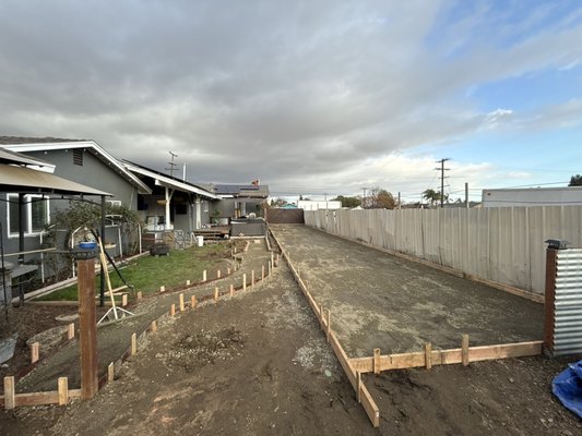Concrete project - Simple driveway pour, 3 trucks of concrete, one concrete pump, crew of 8, 6 hours.
Prep work was two days with a crew of 3. Concrete project - Simple driveway pour, 3 trucks of concrete, one concrete pump, crew of 8, 6 hours.
Prep work was two days with a crew of 3.