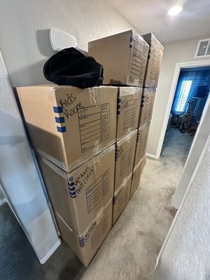 Professional Packing - Packing can be a daunting task. With Skyline Moving Service's help, we can professionally pack your valuables for an easy and stress-free move. Professional Packing - Packing can be a daunting task. With Skyline Moving Service's help, we can professionally pack your valuables for an easy and stress-free move.