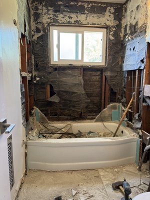 Bathroom remodel - We specialize in high-quality bathroom remodels that combine function, comfort, and style. Whether you’re looking for a sleek modern design, a timeless traditional look, or something uniquely your own, our team works closely with you from start to finish to bring your vision to life.