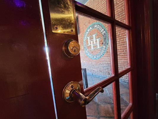 Remove and Replace + Rekey - This was a job done at Havana House Cigar & Lounge. They had an existing lock that needed to be replaced and rekeyed. I did the R&R and reke