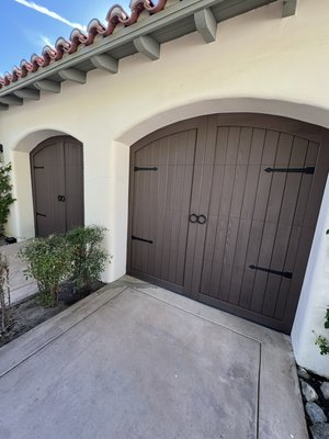 Garage doors and trim Re Paint - In this we gave there garage doors and window trim a new finish and repainted the hardware to make it look brand new Garage doors and trim Re Paint - In this we gave there garage doors and window trim a new finish and repainted the hardware to make it look brand new