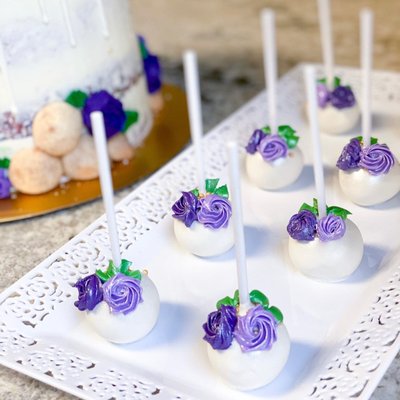 Cake Pops - Cake pops come in sets of 15 Cake Pops - Cake pops come in sets of 15