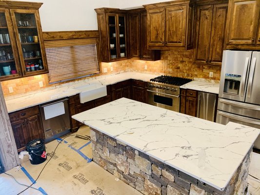 Possum kingdom lake cabin. - This cabin needed to be updated for today's needs and look customers love the new Quartz much easier to clean and the bright white and gray veins look stoning brought much light to this awesome cabin.