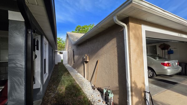 House painting - House painting 1800 sq feet was finished in 3 days. With pressure washing before and prepared with stucco primar/conditioner, house was refreshed with a new paint. House painting - House painting 1800 sq feet was finished in 3 days. With pressure washing before and prepared with stucco primar/conditioner, house was refreshed with a new paint.