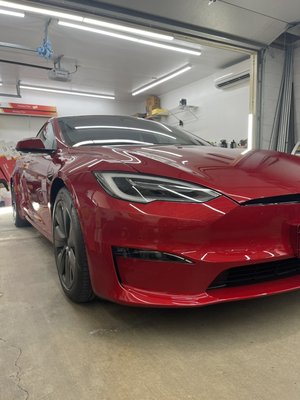 Ceramic coatings - This customer had lite fallout so we used a fallout remover and a clay bar to get the surface nice and smooth then hit it with a lite polish to get that deep shine
Next we surfaced prepped the whole car and applied the  ceramic coating to the paint,wheels,windows and trims