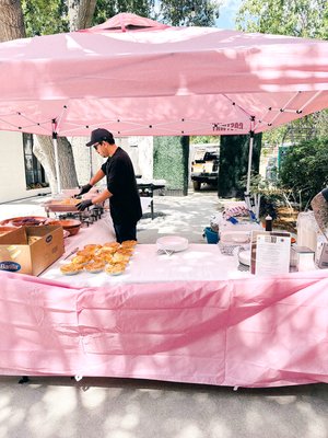 La Cañada Horse Show Catering - Feast with Fiore provided elevated barbecue, breakfast, and grab-and-go catering during the La Cañada horse show. The menu was designed for guests, riders, and spectators seeking approachable comfort food with polished presentation and fast event service.