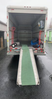 Residential Moving - Top rated in the Portland metro area. TrashX and it’s dedicated staff are here to serve you. 
Here at TrashX we aim to provide a stress free moving experience. Let our team of pros help load, transport and unload your personal belongings. We care more about your prized possessions then you do. So when the time comes for your next move. Let us lighten your load.