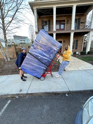 Leave the heavy lifting to Boundless Moving & Storage! - Leave the heavy lifting to Boundless Moving & Storage. Let the our experience and professional teams to assist you on your upcoming move. I bet your back won’t disagree! Stop stressing and give us call a (704)702-2990. Ask about our YELP DISCOUNT!!  #boundlessmoving #charlottemovingcompany #localmovingcompany