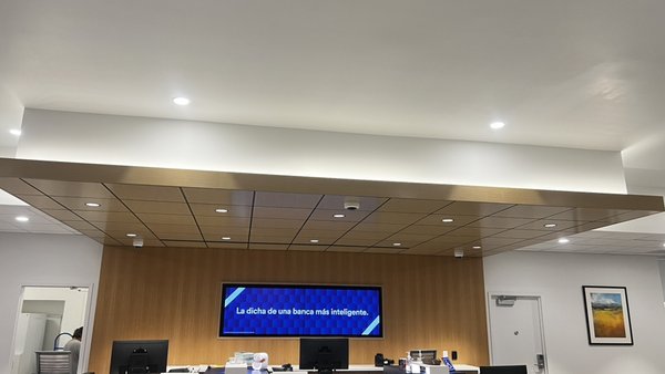 Remoldelacion eléctrica US Bank Davis 2025 - Está remodelación se hizo en una sede del us bank en la ciudad de Davis Ca , dimos inicio en el mes de mayo y estamos en la etapa final en este mes de noviembre Remoldelacion eléctrica US Bank Davis 2025 - Está remodelación se hizo en una sede del us bank en la ciudad de Davis Ca , dimos inicio en el mes de mayo y estamos en la etapa final en este mes de noviembre
