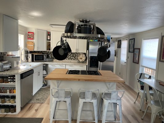 Custom Construction and Concrete LLC - Genral Contractor, New and Remodeling Construction, Concrete, Roofing, Painting, Decks, Seal Coating, Drywall, Flooring, Fences, Stamped Concrete,