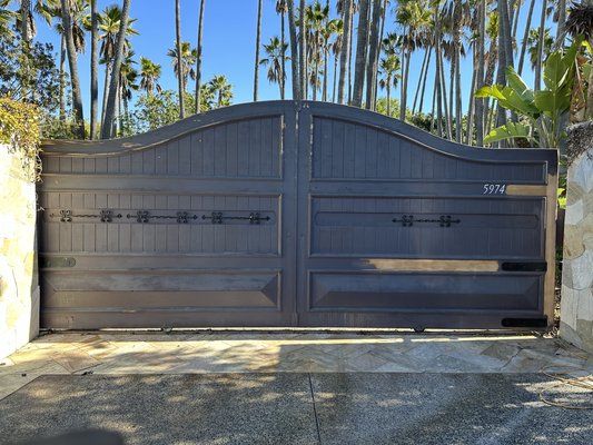 Gate refinish - Customer wanted their gate refinished Gate refinish - Customer wanted their gate refinished