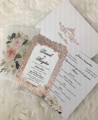 Wedding Invitations - Invitación boda ,tarjeta laser foil,envolvente floral en albanene,Sobre personalizado estampado foil Ross gold.
