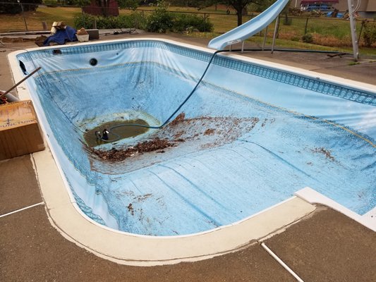 Before and after pool renovation - Pool liner in Marlborough MA Before and after pool renovation - Pool liner in Marlborough MA