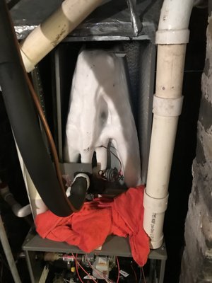 Air conditioning repair - low of charge because of a leak Air conditioning repair - low of charge because of a leak