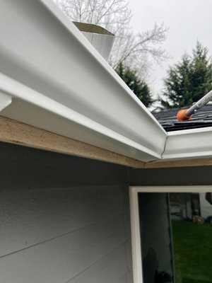 Gutter Installations - Are you putting a new roof on your home? Are your gutters starting to sag or rust? It may be time for a new gutter installation.