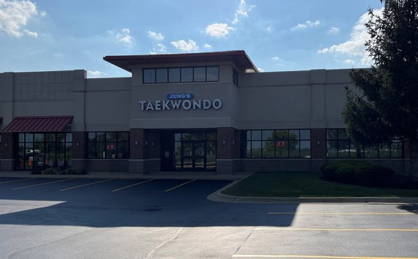 New building - In 2020, we moved into this large space to expand our school. Come check out our Dojang! New building - In 2020, we moved into this large space to expand our school. Come check out our Dojang!