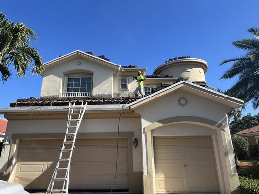 Two story exterior home - Before and after of two story beautiful home .