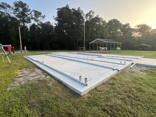 Hidden haven farms - Customer needed enough space to home two shoe horses for them to be warm and cozy we almost spilt the structure into halves and did a lean too for him to park equipment. This unit had 2” vinyl fiberglass in the roof and sides.