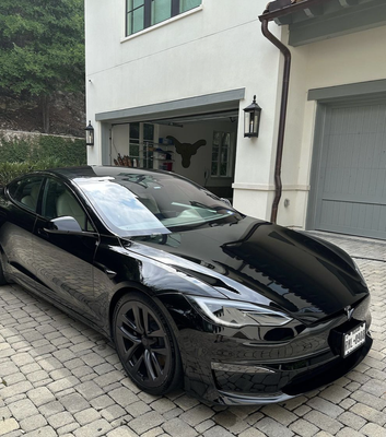Exterior Jobs - Revive the beauty of your vehicle with our exceptional exterior cleaning service. Our skilled team is equipped with the latest techniques and premium products to remove dirt, grime, and contaminants from your car's exterior surfaces.