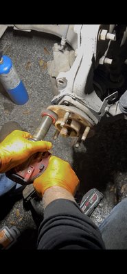 Brake repair - Left the brakes in the best condition they have been in gor years, 10/10 would do again Brake repair - Left the brakes in the best condition they have been in gor years, 10/10 would do again