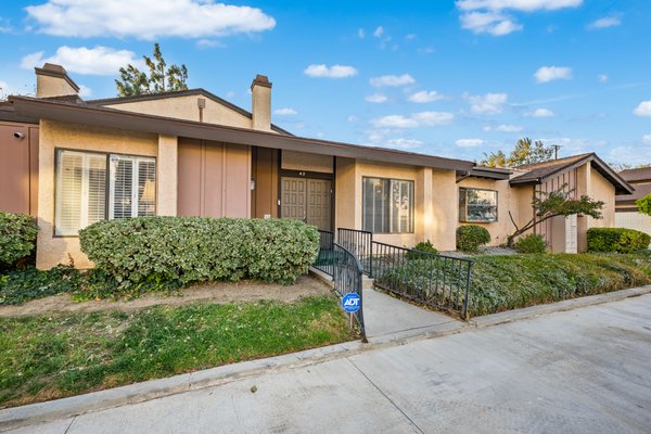Single Story Winnetka Townhouse - Sold $25,000 Over Asking (2024) - Represented the Seller | Sold December 26, 2024 | Winnetka
List price $625,000 | Sold $650,000 | 104% of list price | $25,000 over asking
Single-story townhouse, no shared walls above or below | 3 bedrooms | 2 baths | 1,404 sq ft | built 1979 | MLS 224004605

This home needed a little bit of updating and TLC but the bones were perfect for the buyers. The home went into escrow within the first week of listing in November of 2024.