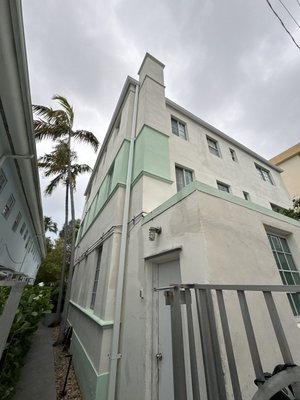 Miami Beach Gutters Installation - Miami Beach homes face intense sun, tropical storms, and hurricane-season downpours. That’s why we install durable, custom-fit gutter systems that efficiently channel rainwater away from your roof, foundation, landscaping, and exterior walls. Miami Beach Gutters Installation - Miami Beach homes face intense sun, tropical storms, and hurricane-season downpours. That’s why we install durable, custom-fit gutter systems that efficiently channel rainwater away from your roof, foundation, landscaping, and exterior walls.