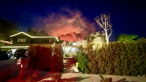 Helping customers/friends evacuate from the fires in encino - Helping I needed to evacuate during the fires that happened, Encino  Helping customers/friends evacuate from the fires in encino - Helping I needed to evacuate during the fires that happened, Encino 