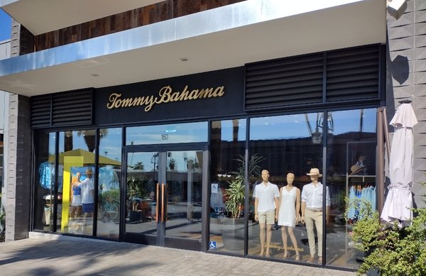 Commercial Window Tinting - Whether it’s a tall commercial building or a small single-unit retailer, more and more business owners and building managers are enjoying the benefits of window film to provide solar control and a more satisfying work environment for their employees.
Secure Your Commercial Property With Our Superior Window Films. While windows let in beautiful natural light to your property, they can also invite problems like cool or drafty areas, excessive heat and distracting glare – issues that may affect your tenants’ comfort, occupancy rates, energy bills and profits. Commercial Window Tinting - Whether it’s a tall commercial building or a small single-unit retailer, more and more business owners and building managers are enjoying the benefits of window film to provide solar control and a more satisfying work environment for their employees.
Secure Your Commercial Property With Our Superior Window Films. While windows let in beautiful natural light to your property, they can also invite problems like cool or drafty areas, excessive heat and distracting glare – issues that may affect your tenants’ comfort, occupancy rates, energy bills and profits.
