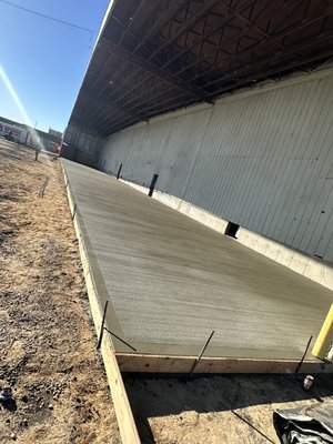 Concrete pad for machinery - This was a big pad for huge piece of machinery for a lumber mill. It was also very heavy which is why there is so much bar. Concrete pad for machinery - This was a big pad for huge piece of machinery for a lumber mill. It was also very heavy which is why there is so much bar.
