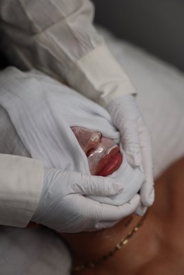 Basic Needs (50 or 90 min) - This customized treatment begins with a deep cleanse, followed by manual or enzymatic exfoliation to resurface the skin and then light extractions. Custom vitamin masks based on your skin needs. Finish with red LED therapy to boost elasticity, collagen production, and product absorption.
Skin type: All skin types
Concerns: Mild congestion, dehydration, dullness Basic Needs (50 or 90 min) - This customized treatment begins with a deep cleanse, followed by manual or enzymatic exfoliation to resurface the skin and then light extractions. Custom vitamin masks based on your skin needs. Finish with red LED therapy to boost elasticity, collagen production, and product absorption.
Skin type: All skin types
Concerns: Mild congestion, dehydration, dullness