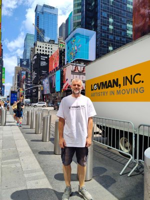 Moving from Broadway, Manhattan to Washington Heights - Trust an experienced moving specialist. We make sure everything gets to its new destination, so that you can enjoy flawless relocation across NYC. Call now for your free moving estimate. 
Photos: Moving a one-bedroom apartment from Broadway, Manhattan to Washington Heights.