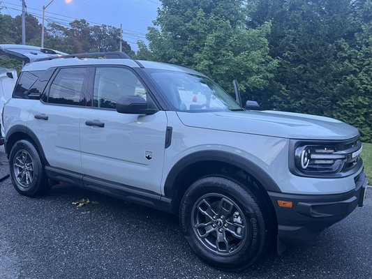 Express Detail on Small SUV - Bronco Sport transformed with our Tier 1 Express Detail and wax upgrade!🔥
The client was thrilled, feeling like they were driving off in a brand new car🤩