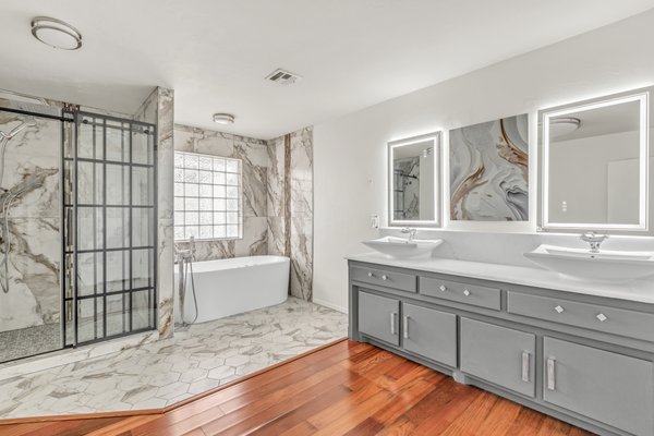 Bathroom Remodel - This bathroom remodel showcases our commitment to excellence in design, craftsmanship, and attention to detail. Whether you're looking to revamp your bathroom for personal enjoyment or enhance the resale value of your home, A2Z Remodeling is here to bring your vision to life. Bathroom Remodel - This bathroom remodel showcases our commitment to excellence in design, craftsmanship, and attention to detail. Whether you're looking to revamp your bathroom for personal enjoyment or enhance the resale value of your home, A2Z Remodeling is here to bring your vision to life.