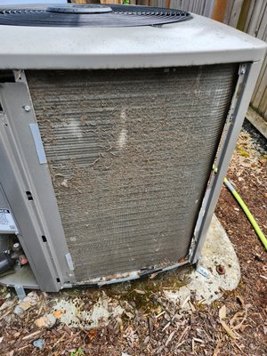 AC maintenance. - Our first step of an AC or Heat pump maintenance is to ensure you have a clean coil!
This helps ensures efficient and healthy operation. AC maintenance. - Our first step of an AC or Heat pump maintenance is to ensure you have a clean coil!
This helps ensures efficient and healthy operation.
