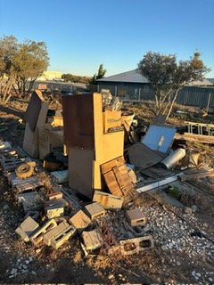 Backyard clean up - Customer requested a quote for trash pick up they had in their backyard, they had old piles of wood, tiles, bricks and trash. We schedule asaap and help the customer remove everything they need out of the yard. Backyard clean up - Customer requested a quote for trash pick up they had in their backyard, they had old piles of wood, tiles, bricks and trash. We schedule asaap and help the customer remove everything they need out of the yard.
