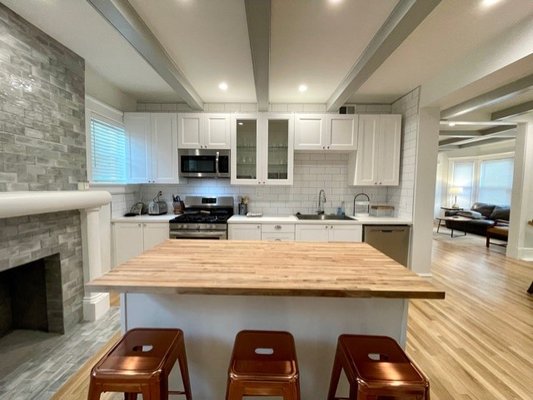 Remodeled & Leased Quickly - This kitchen was in bad shape and our team guided one of our clients through the remodel and rented the unit within 3 days for top dollar! Great tenants thoroughly screened by our team. Very happy client. Remodeled & Leased Quickly - This kitchen was in bad shape and our team guided one of our clients through the remodel and rented the unit within 3 days for top dollar! Great tenants thoroughly screened by our team. Very happy client.