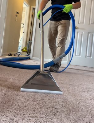 Carpet cleaning - We cleaned the carpet in this master bedroom, hallway, and stairs, and the results were amazing! The entire process took just two hours, and our customer was beyond satisfied.

As certified professionals, we followed each step carefully to achieve the best possible results—and it definitely paid off!