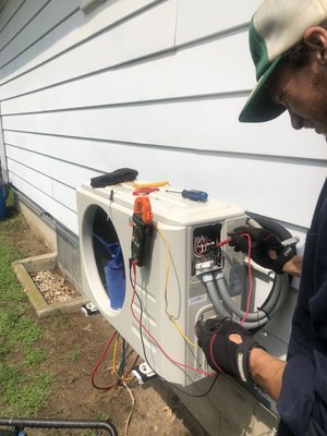 Service - We all get breakdowns, Deller’s Heating is here to help! Maintenance packages are available to keep your equipment running efficiently, and service calls are available any time. Service - We all get breakdowns, Deller’s Heating is here to help! Maintenance packages are available to keep your equipment running efficiently, and service calls are available any time.