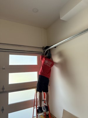 Jackshaft Motor Upgrade - We installed a LiftMaster jackshaft side-mount motor for this homeowner, giving them a cleaner ceiling and significantly more overhead space. Because the opener mounts to the wall instead of the ceiling, it frees up room for storage, tall vehicles, or future ceiling racks. Jackshaft motors also reduce vibration, operate more quietly, and come with features like an automatic deadbolt lock and motion-activated lighting. After installation, we rebalanced the door and tuned the torsion system for smooth, reliable performance. A jackshaft setup is a great way to modernize any garage and maximize every inch of available space.
Garage Doors Today Greenville installs jackshaft systems and all types of garage door openers across Greenville, Greer, Taylors, Simpsonville, Mauldin, Spartanburg, and the entire Upstate.
📞 Call/Text: (864) 924-9272
🌐 GarageDoorsTodayGreenville.com