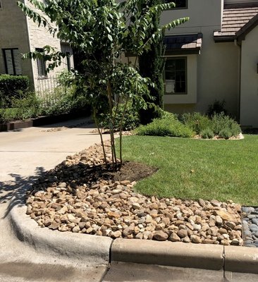 Mulching & gravel work on beds - Giving an existing bed a touch up with mulch or gravel or even extending or creating a new bed will give the area a more vibrant look. Mulching & gravel work on beds - Giving an existing bed a touch up with mulch or gravel or even extending or creating a new bed will give the area a more vibrant look.