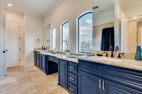 Cabinet paint - Are you looking to revive your restroom or kitchen on a budget? Painting your cabinets can make your space look like new!!!!! Cabinet paint - Are you looking to revive your restroom or kitchen on a budget? Painting your cabinets can make your space look like new!!!!!