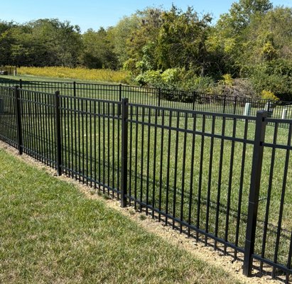 4' Aluminum Fencing (3 Rail) - Aluminum fencing provides security with a sleek, modern look. Whether you want to keep your two legged or four legged family members safe or enhance the appearance of your property, Lionguard Fencing offers a wide range of aluminum fence options at affordable pricing. 4' Aluminum Fencing (3 Rail) - Aluminum fencing provides security with a sleek, modern look. Whether you want to keep your two legged or four legged family members safe or enhance the appearance of your property, Lionguard Fencing offers a wide range of aluminum fence options at affordable pricing.