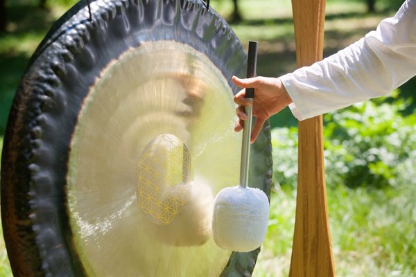 Jupiter Gong Bath - In this video, I am playing different gongs and experimenting with sound. Please gather a yoga mat, blanket and make yourself comfortable relax and allow the sounds of the Gongs to wash over you.
In this video, I am playing different gongs and experimenting with sound. Please gather a yoga mat, blanket and make yourself comfortable relax and allow the sounds of the Gongs to wash over you.
https://youtu.be/pSdThFsNJbk
#Soundhealing #gongbath #vibration #chakras #meditation Jupiter Gong Bath - In this video, I am playing different gongs and experimenting with sound. Please gather a yoga mat, blanket and make yourself comfortable relax and allow the sounds of the Gongs to wash over you.
In this video, I am playing different gongs and experimenting with sound. Please gather a yoga mat, blanket and make yourself comfortable relax and allow the sounds of the Gongs to wash over you.
https://youtu.be/pSdThFsNJbk
#Soundhealing #gongbath #vibration #chakras #meditation