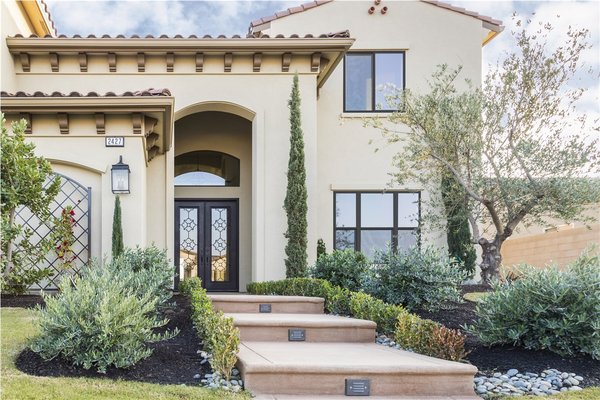 Custom Windows - At Optum Home Solutions, no two window installations are alike because we base every window replacement on individual measurements and custom manufacturing. Whether you need uniquely-shaped small windows or large custom windows in Phoenix, AZ, you can count on our unmatched experience and longtime commitment to personalized remodeling. Custom Windows - At Optum Home Solutions, no two window installations are alike because we base every window replacement on individual measurements and custom manufacturing. Whether you need uniquely-shaped small windows or large custom windows in Phoenix, AZ, you can count on our unmatched experience and longtime commitment to personalized remodeling.